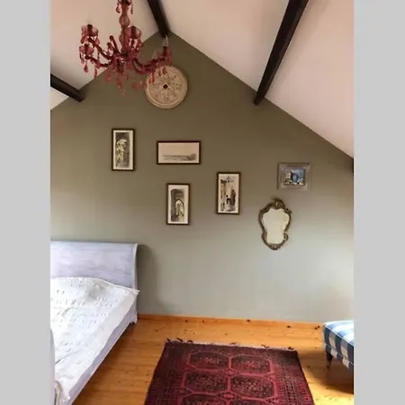 Dans Un Batiment Historique Thorembais-Saint-Trond